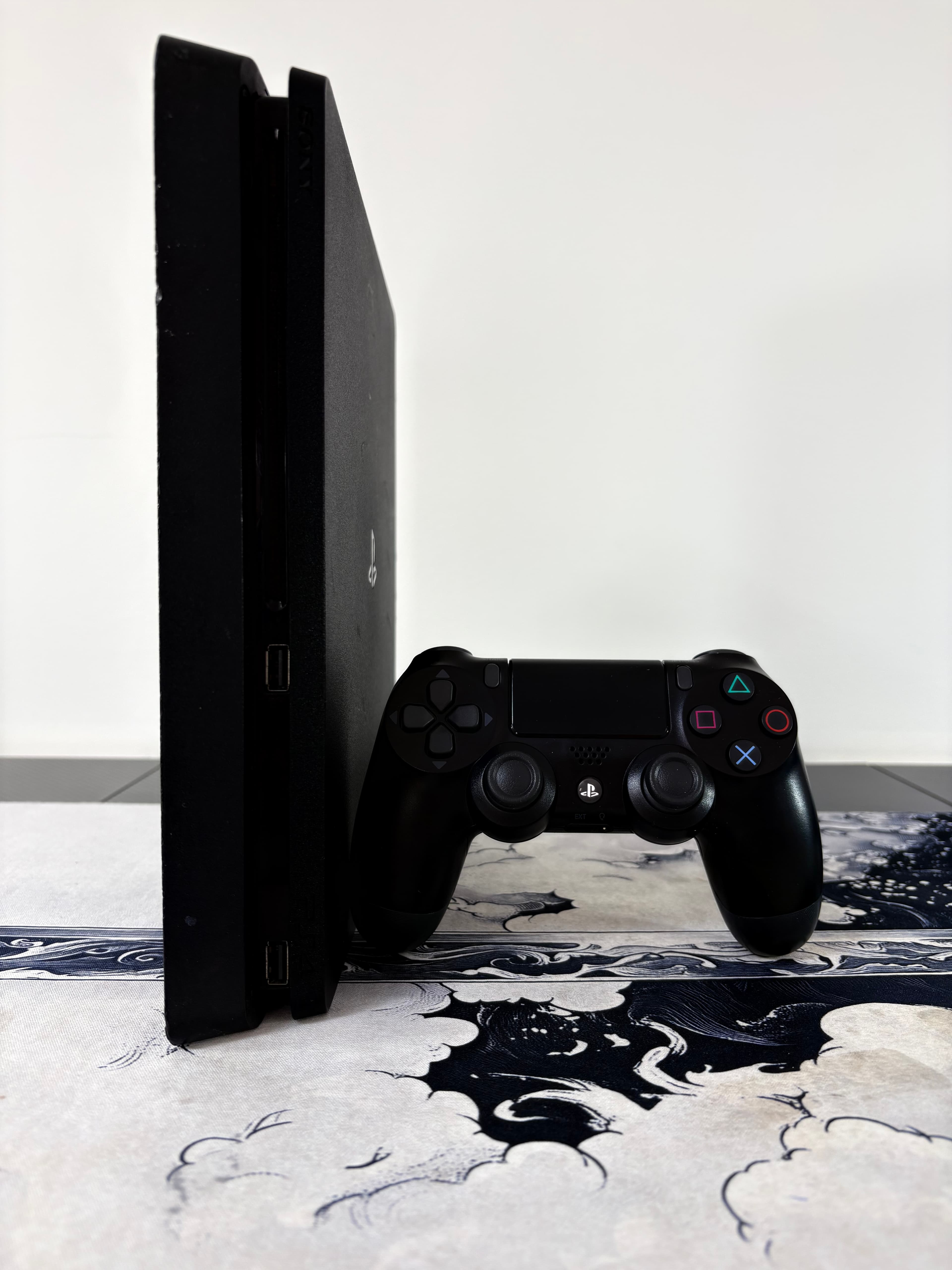 PlayStation 4 ( PS4) - Slim 
